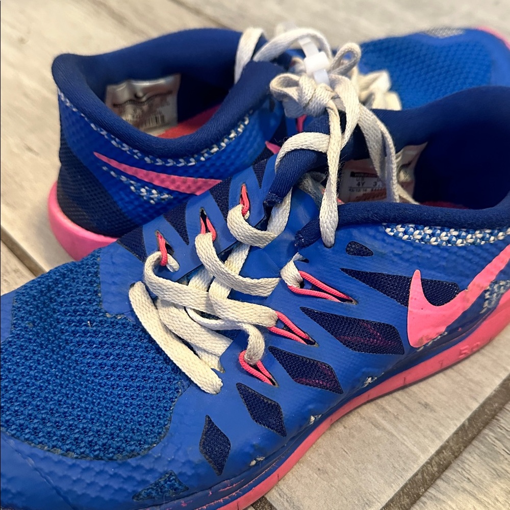 Nike Free Girls Size 4 Blue and Pink Running Shoes